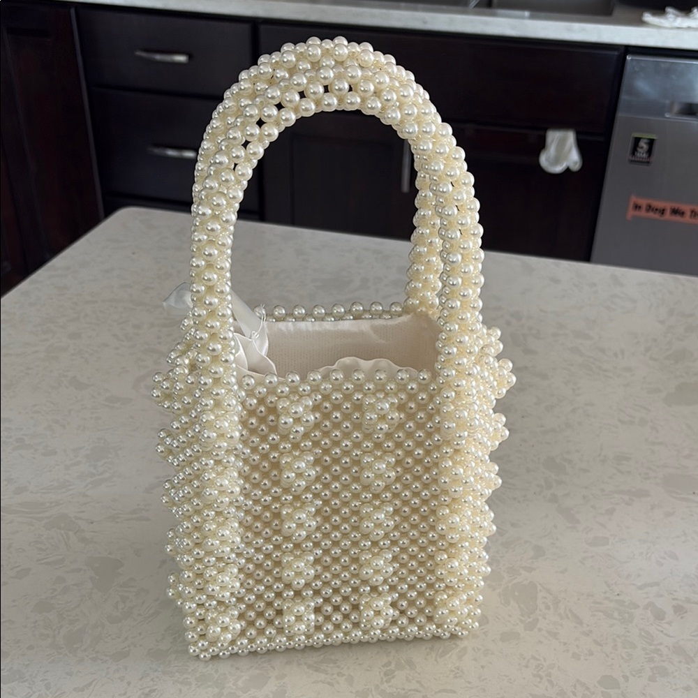 Elegant Pearl Beaded Handbag